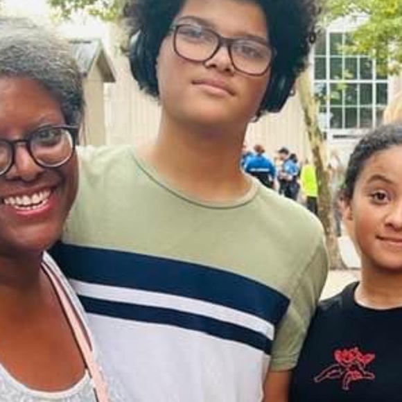 Meet your Posher, Beverly - Picture 12 of 12